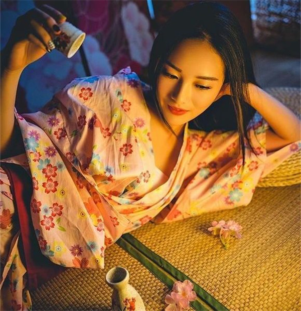 昨晚跟同事去了重庆男士家庭式会所,高端按摩就是舒服